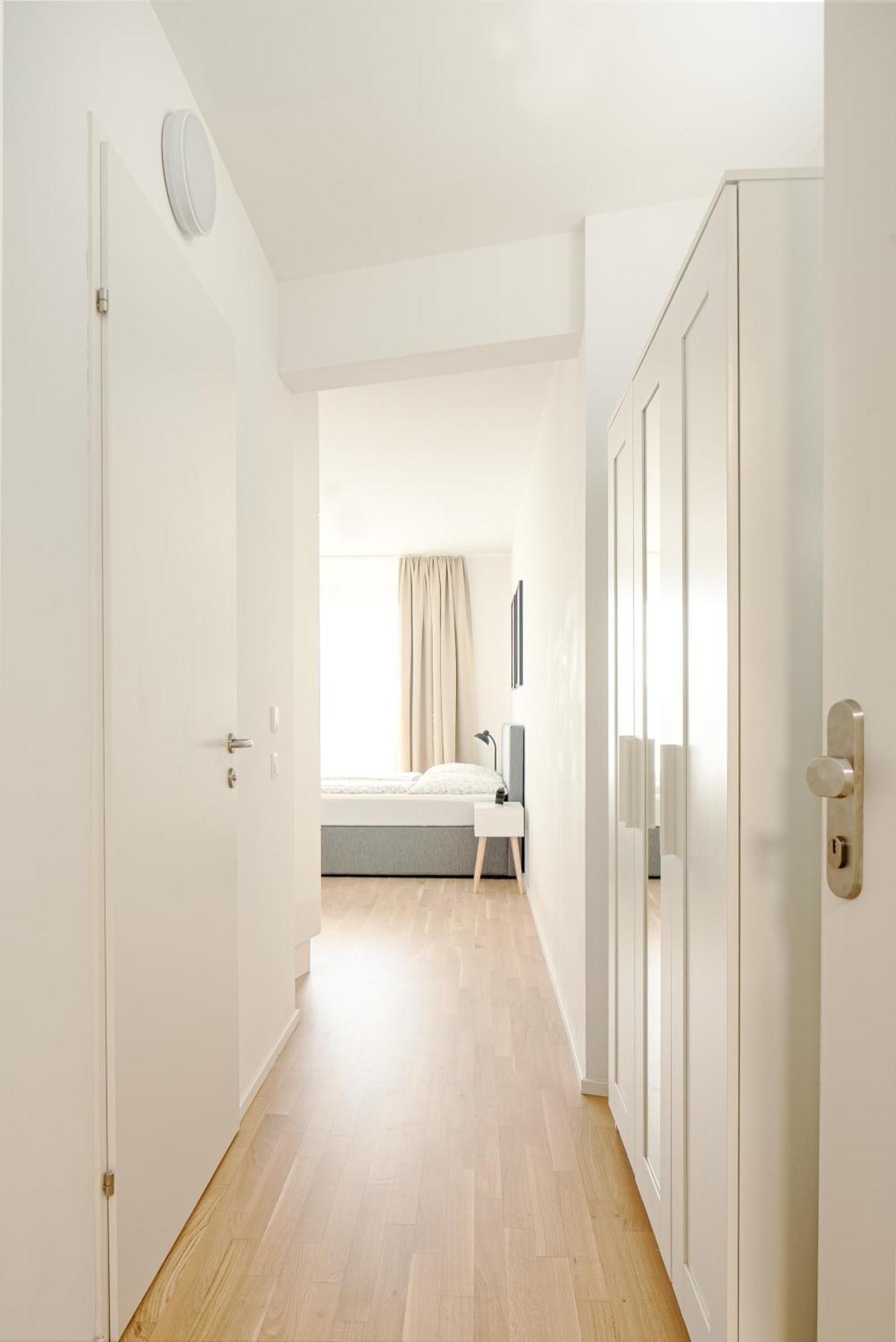 Whats-App Self-Check-In - Paerchen Wohnung Am Hauptbahnhof Viena Quarto foto